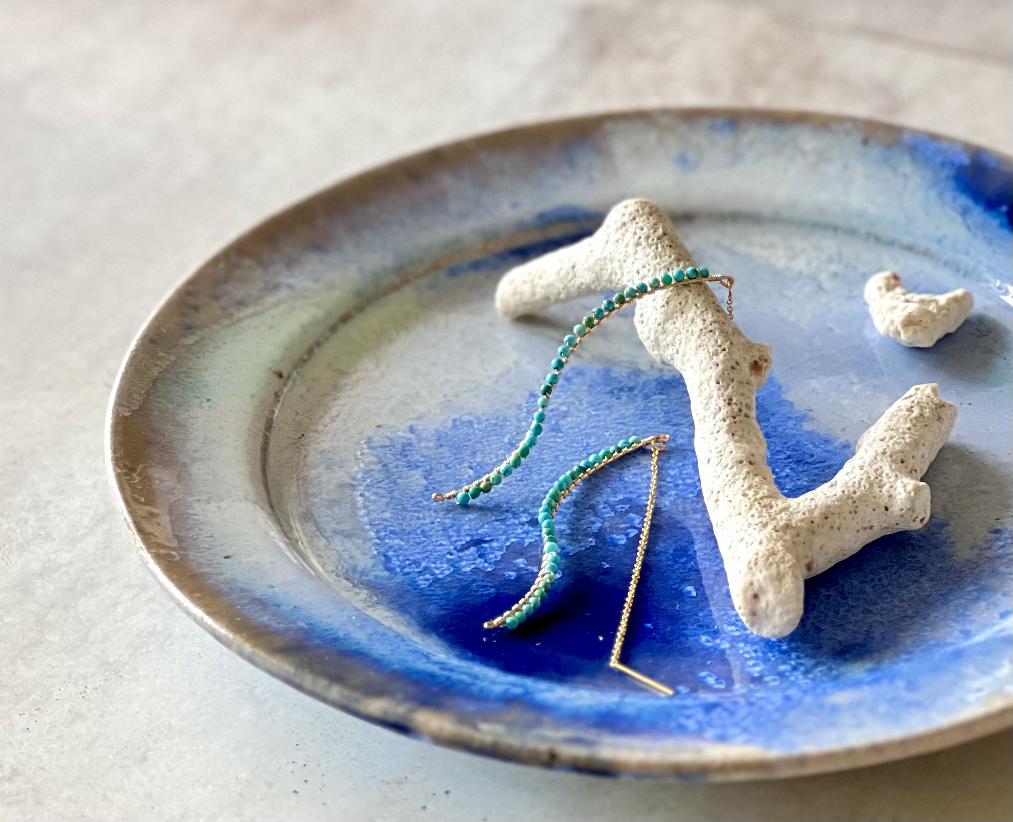 ウェーブアメリカンピアス【ターコイズ】14kgf ターコイズブルー 12月誕生石