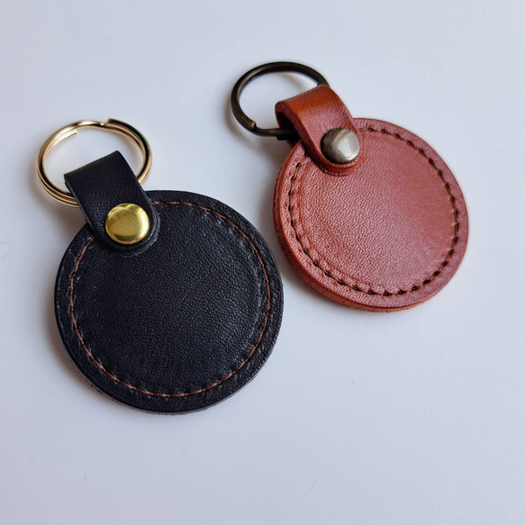【金具が選べる丸型キーリングキーホルダー】　栃木レザー　席札　プチギフト　名入れ　ネームタグ 8枚目の画像