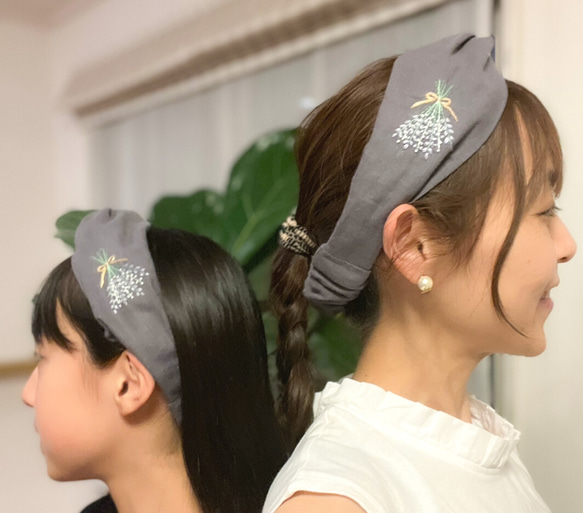 【カスタムオーダー】癒しの香り＊ラベンダーとかすみ草のスワッグ刺繍ヘアターバン(ヘアバンド)/ハーフリネン 2枚目の画像