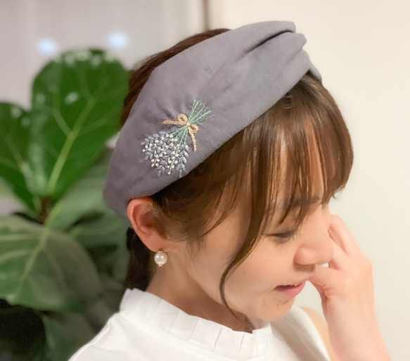 【カスタムオーダー】癒しの香り＊ラベンダーとかすみ草のスワッグ刺繍ヘアターバン(ヘアバンド)/ハーフリネン 14枚目の画像