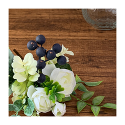 涼しブーケ　アーティフィシャルフラワー 　造花　ラナンキュラスと黒い実　結婚式　ウエルカムボード　 3枚目の画像