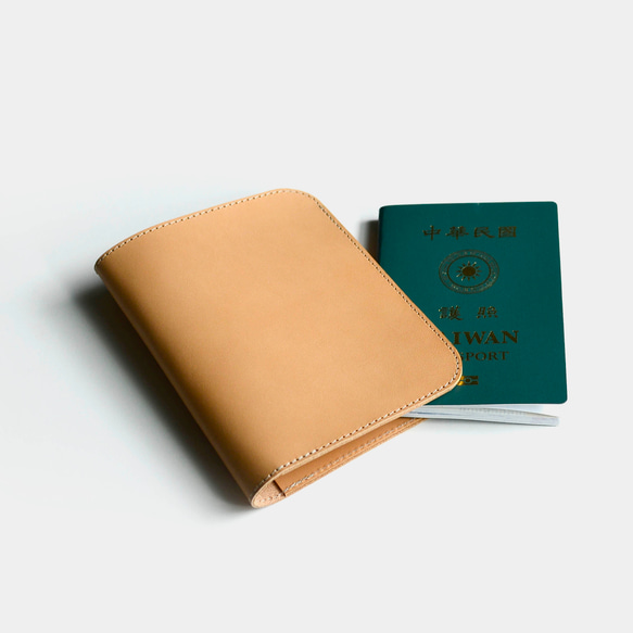 【入山證的日文譯本】原色牛皮護照套 皮革護照夾 出國旅遊必備 第1張的照片