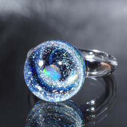 玻璃宇宙蛋白石戒指 [安田硝子] 第3張的照片