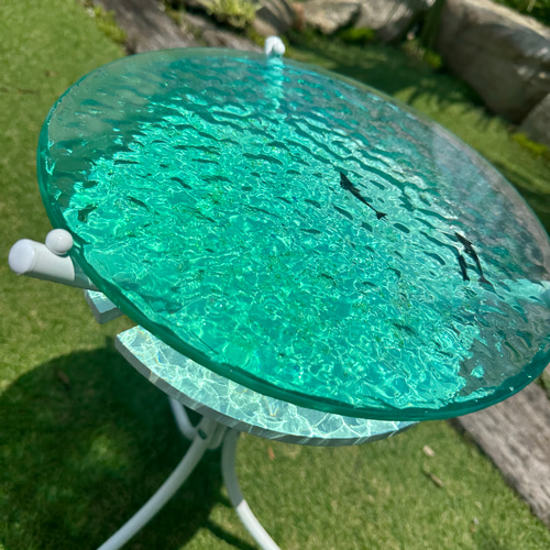 エメラルドグリーンウォーター イルカのファミリー 水紋の影 穏やかな