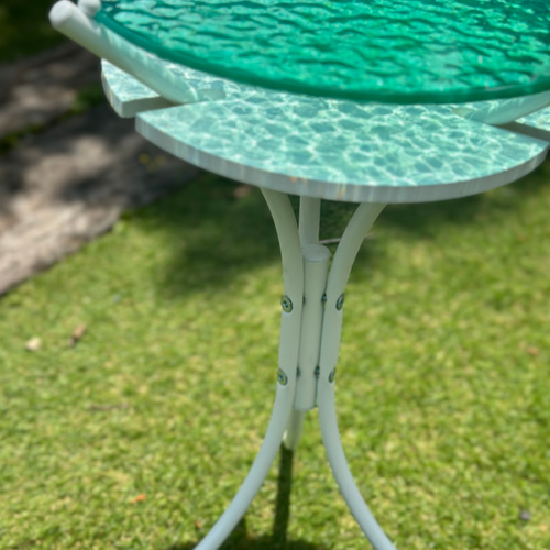 エメラルドグリーンウォーター イルカのファミリー 水紋の影 穏やかな