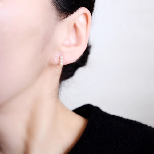 14kgf〉小さなラピスラズリの3粒ピアス・イヤリング◇12月の