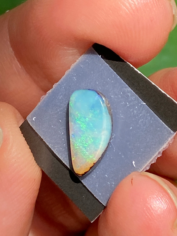 せせらぎのキラメキ♡ナチュラルボルダーオパール ルース 03 天然石 天然色 15枚目の画像