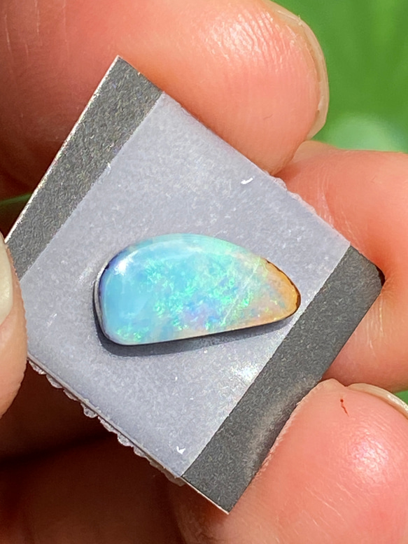 せせらぎのキラメキ♡ナチュラルボルダーオパール ルース 03 天然石 天然色 17枚目の画像