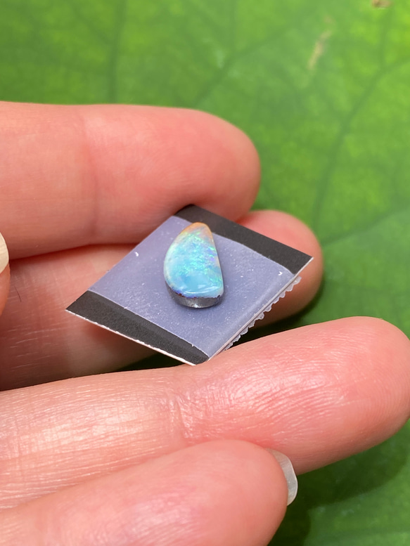 せせらぎのキラメキ♡ナチュラルボルダーオパール ルース 03 天然石 天然色 7枚目の画像