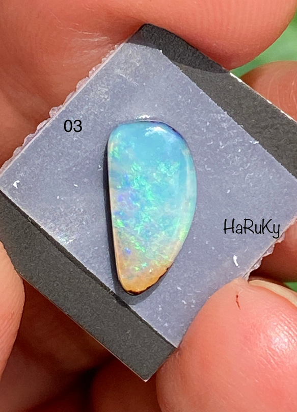 せせらぎのキラメキ♡ナチュラルボルダーオパール ルース 03 天然石 天然色 3枚目の画像