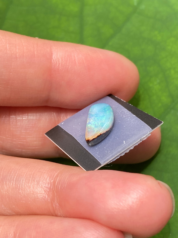 せせらぎのキラメキ♡ナチュラルボルダーオパール ルース 03 天然石 天然色 11枚目の画像