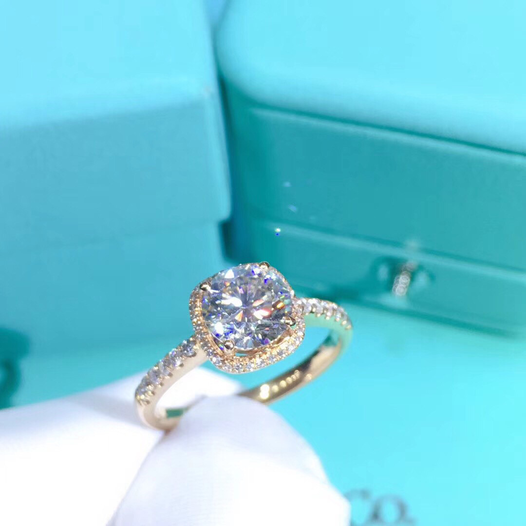 K18 ゴールド 1ct モアサナイト 高品質　鑑別済　本物保証　オーダーメイド リング