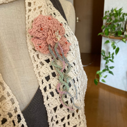 かぎ針編みお花コサージュ サーモンピンク 1枚目の画像