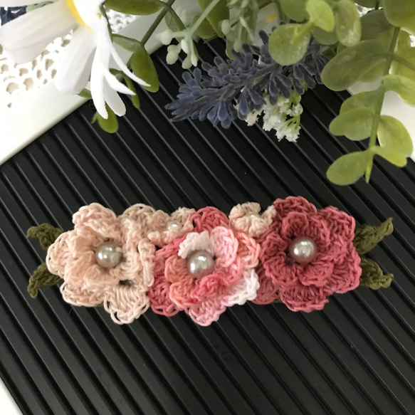 お花のバレッタ（ピンク）☆レース編み 髪留め ヘアアクセサリー  