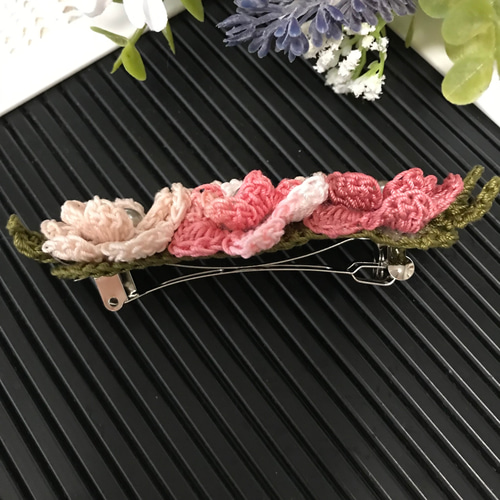 お花のバレッタ（ピンク）☆レース編み 髪留め ヘアアクセサリー  