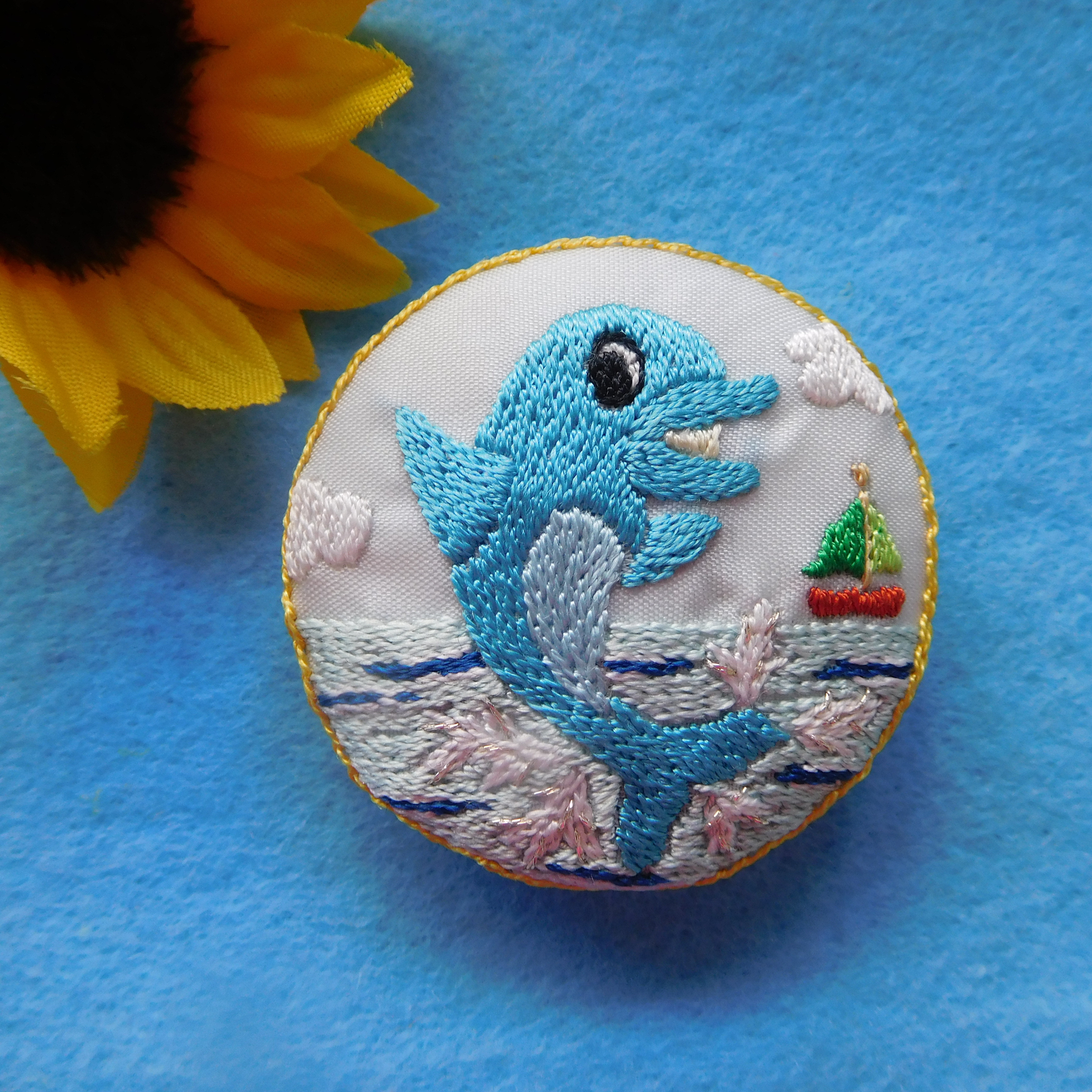 イルカメ様order page ビーズ刺繍ブローチ♡