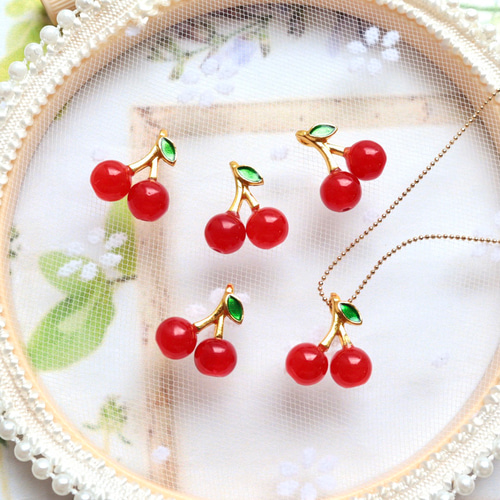 リクエスト品　ハンドメイド　5点セット　ミモザ　さくらんぼ　アーチフラワー 華シリーズ さくらんぼ イヤリング ＆ ネックレス セット 桜
