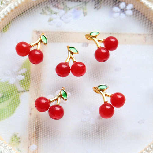 リクエスト品　ハンドメイド　5点セット　ミモザ　さくらんぼ　アーチフラワー 華シリーズ さくらんぼ イヤリング ＆ ネックレス セット 桜
