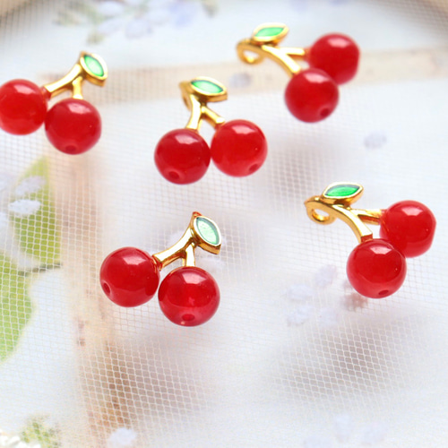 新作☆さくらんぼ、チェリーのチャーム チャーム handmade Moment 通販 