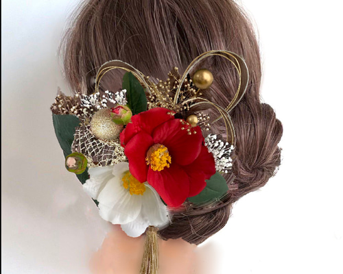 【赤椿】つまみ細工の成人式髪飾り　成人式　卒業式　結婚式 Prices down2）成人式 髪飾り 赤 つまみ細工 花 椿 2点セット