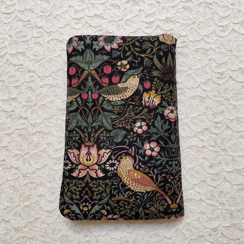 マルチポーチ(いちご泥棒黒色) マルチケース＊ウィリアムモリス いちご泥棒(ブラック) ポーチ YUKI