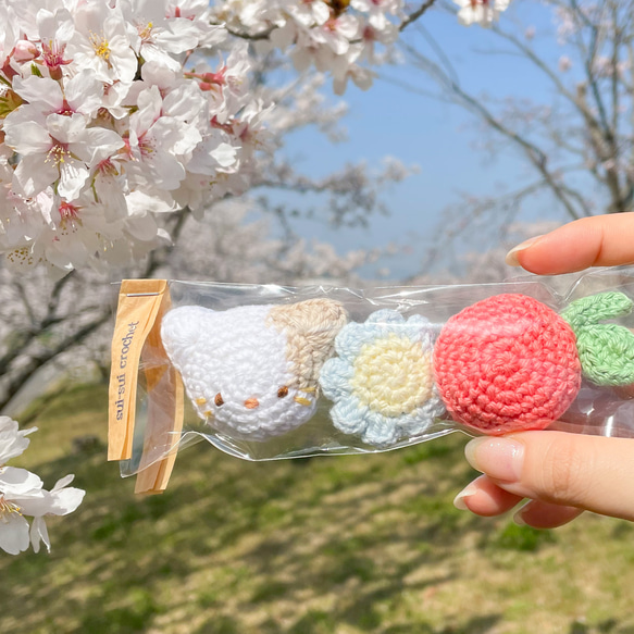 あみぐるみのマグネットセット［ネコ・お花・りんご