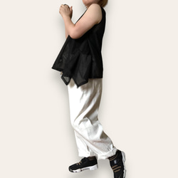 裾が揺れて大人っぽい涼しく重ね着できるシースルーのフィッシュテールノースリーブタンクトップ黒 9枚目の画像
