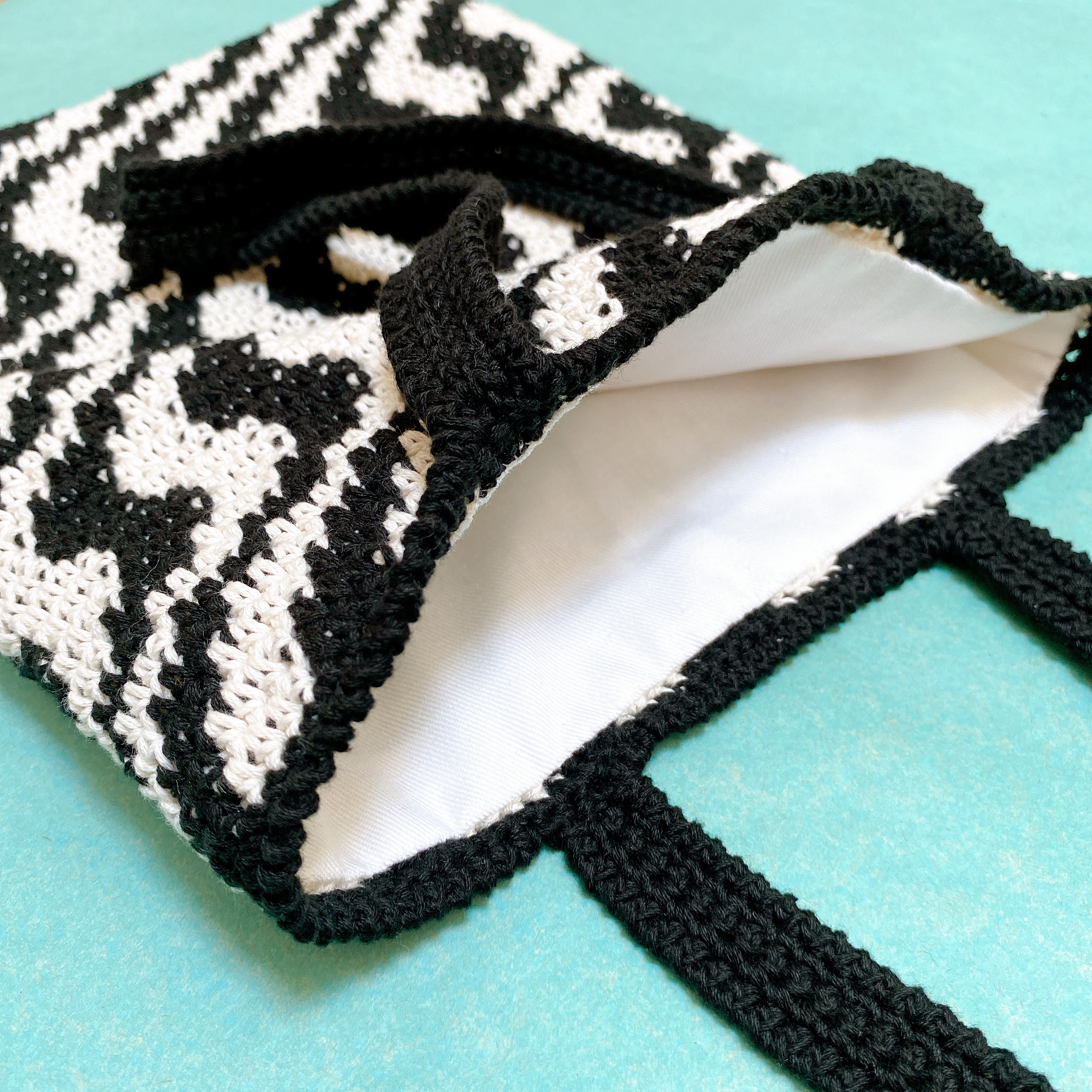 ”wavy” crochet bag（black✖️white）手編み