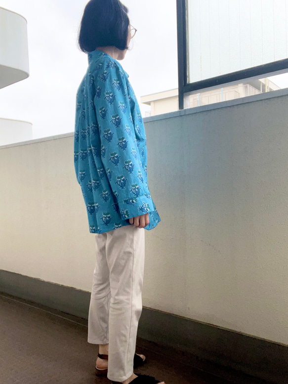 インド綿　オーバーシャツ　ブルー　ブロックプリント　ブラウス　ゆったりサイズ　夏 2枚目の画像