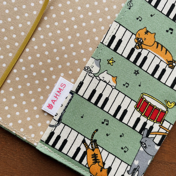 【文庫】ピアノと猫ちゃんのブックカバー 3枚目の画像