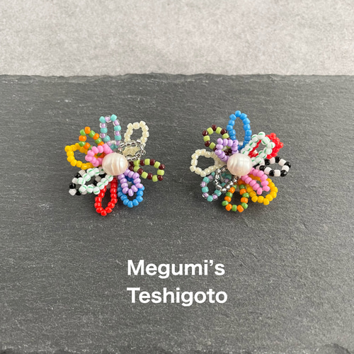 淡水パール×フラワービーズ刺繍ピアス・イヤリング（カラフル