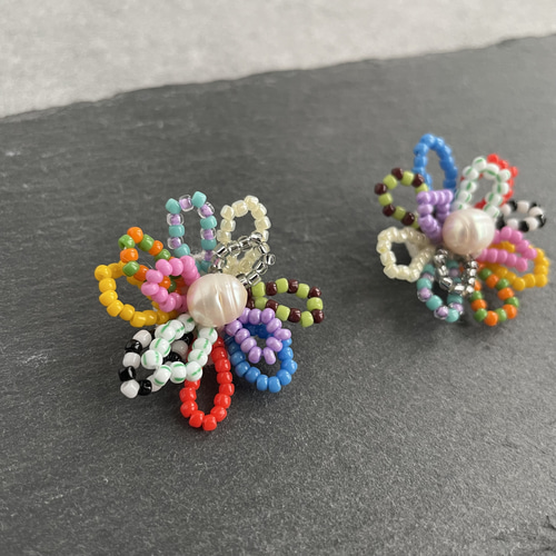 淡水パール×フラワービーズ刺繍ピアス・イヤリング（カラフル） ピアス