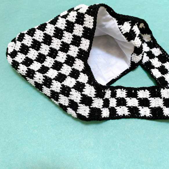 ”blockcheck” crochet bag（white✖️black） 2枚目の画像