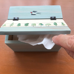 蓋を開けて取り出すポケットテッシュ入れ　木製ミニテッシュbox　家の中で使うテッシュペーパー入れ　空色の箱　小物収納箱 10枚目の画像