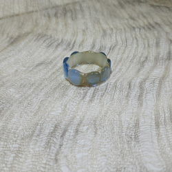 銀箔をはさんだブルーガラスのリング 3枚目の画像