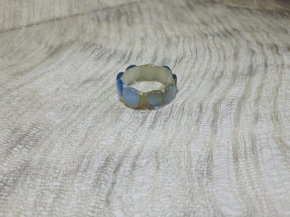 銀箔をはさんだブルーガラスのリング 3枚目の画像