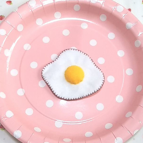 フェルト製 目玉焼きとイチゴ フェルト ままごと☆目玉焼き おもちゃ・人形 うりんこ堂 通販