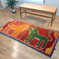 トライバル絨毯フェア】ペルシャ絨毯　シラーズ　ライオン　オレンジ　緑　リビング　160x73cm　　RJ156 1枚目の画像