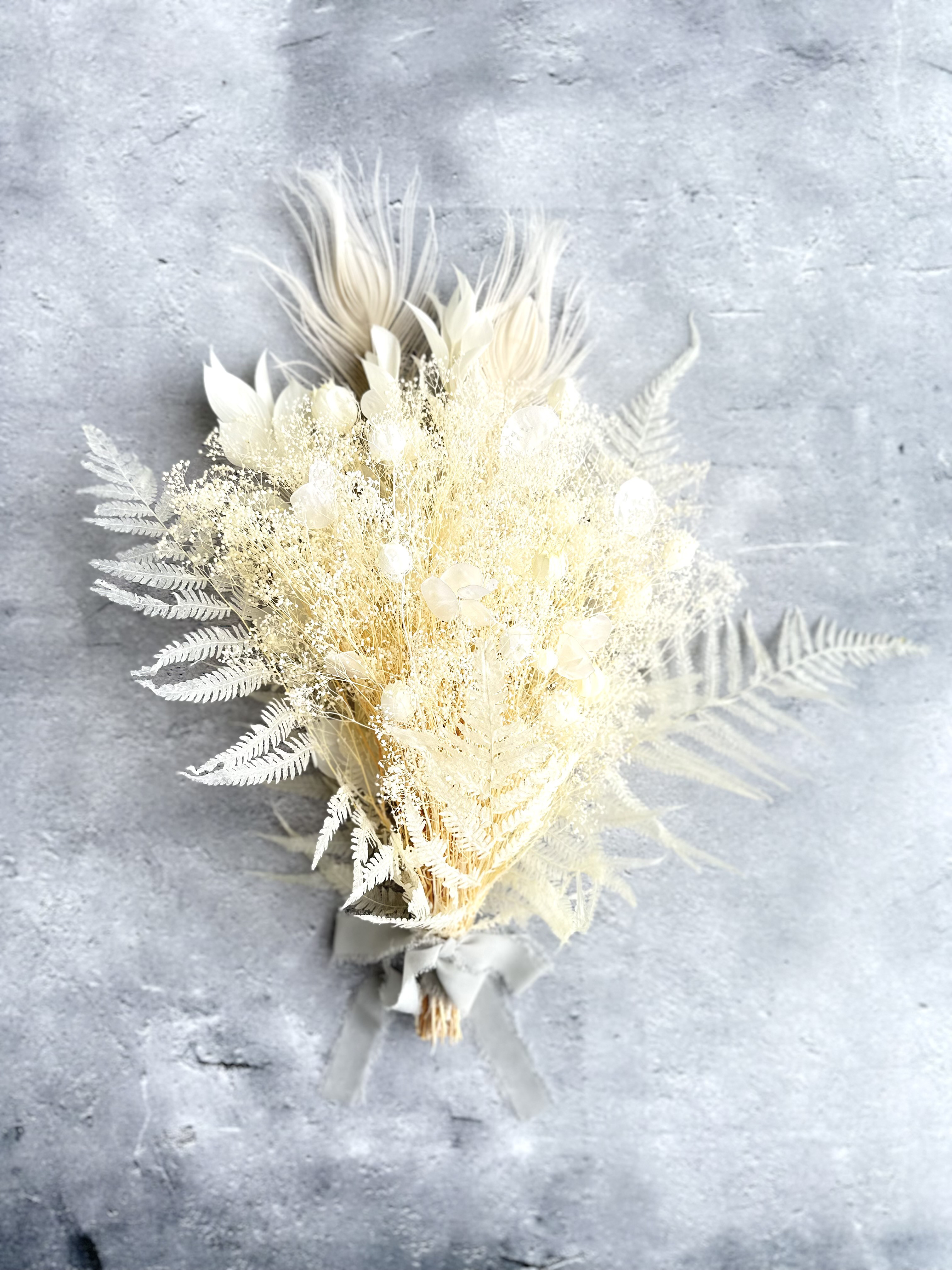 かすみ草のアイボリーブーケ