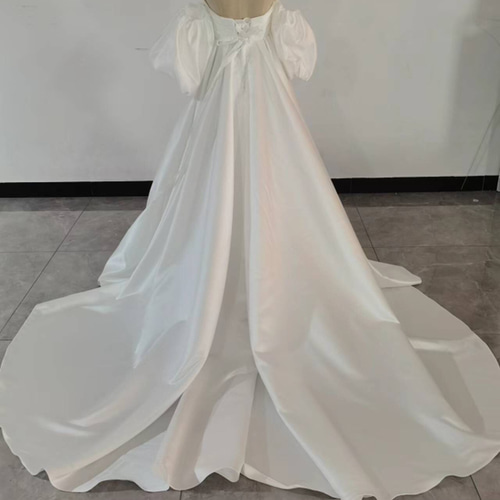 即納！ホワイト ドレス 高級イタリアサテン エンパイアライン  