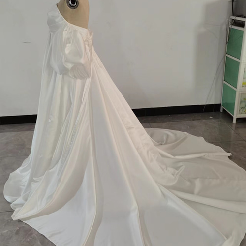 即納！ホワイト ドレス 高級イタリアサテン エンパイアライン  