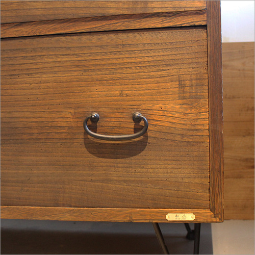 古い和箪笥をリメイクした 和モダンチェスト｜杉×桐の2段収納家具