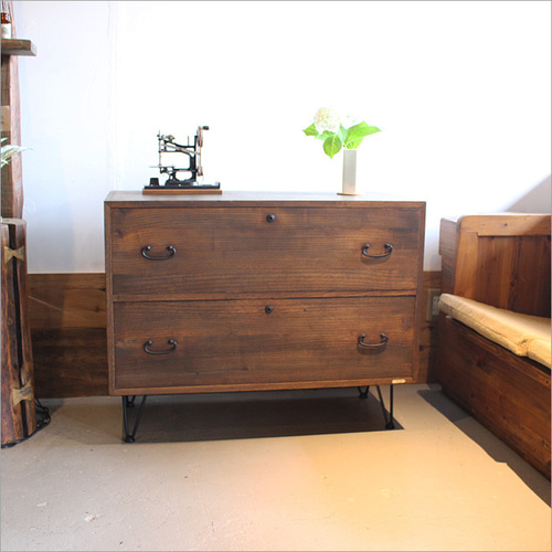 ⑥ 【早い者勝ち】桐ダンス 箪笥 時代家具 着物 レトロ 収納 古民家 カフェ 古い和箪笥をリメイクした 和モダンチェスト｜杉×桐の2段収納家具