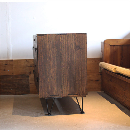 古い和箪笥をリメイクした 和モダンチェスト｜杉×桐の2段収納家具