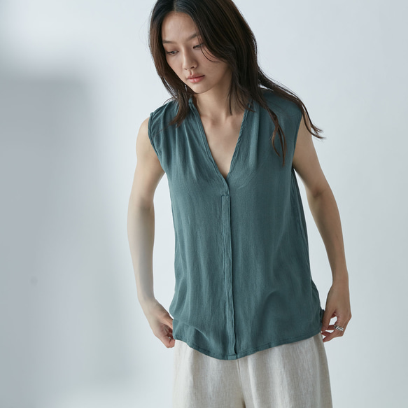 V領背心 - 藻綠V-neck draped sleeveless blouse - Green 第5張的照片