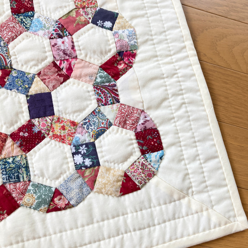 メリーゴーラウンドのパッチワークタペストリー パッチワークキルト