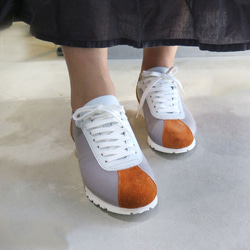 【麂皮混搭！ ] 經典設計和高品質真皮！ EMA 運動鞋/煙紫 x 駝色 第2張的照片
