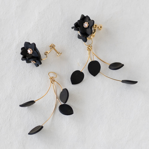 2way 花散るピアス/イヤリング（黒） ピアス（その他） 地下3階 通販 