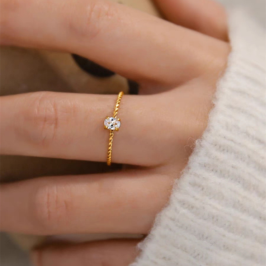 人気特価 ピンキーリング　細身　ダイヤ一粒 アクセサリー