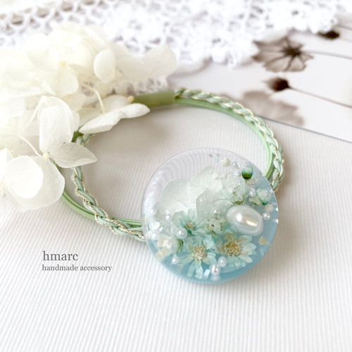 初夏ブルーフラワーレジンヘアゴム  ポニーフック変更可能。 初夏ブルーフラワーレジンヘアゴム ポニーフック変更可能。 初夏ブルー